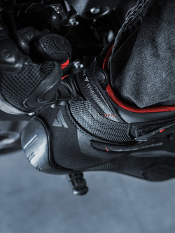 Buty motocyklowe Shima Exo Vented czarno-czerwone