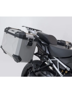 Zestaw: kufry boczne TRAX ADV + stelaże PRO SW-Motech Suzuki GSX-S 1000 GX srebrne [poj.: 2 x 45 L]
