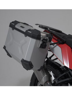 Zestaw: kufry boczne TRAX ADV + stelaże PRO SW-MOTECH 37/45 L Yamaha Tenere 700 (20-)/ World Raid (22-)/ World Rally (24-)/ Rally/ Extreme (24-) [pojemność 37 i 45 L] srebrne