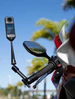 Uchwyt Insta360 Magic Arm do montażu kamery na kierownicy motocykla