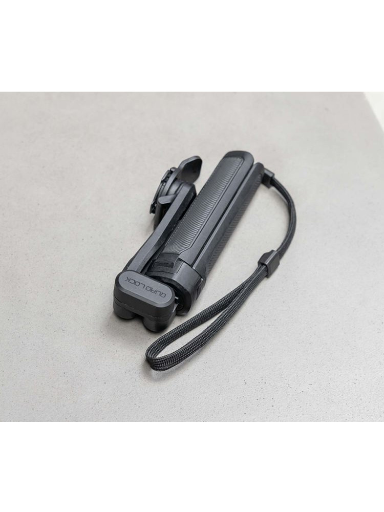 Zestaw: etui MAG na telefon iPhone 17 (magnetyczne) + statyw/ selfie stick Quad Lock