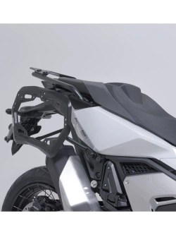 Zestaw: kufry boczne DUSC L + stelaże PRO SW-Motech Honda X-ADV 750 RH21 (24-) [poj.: 2 x 41l]