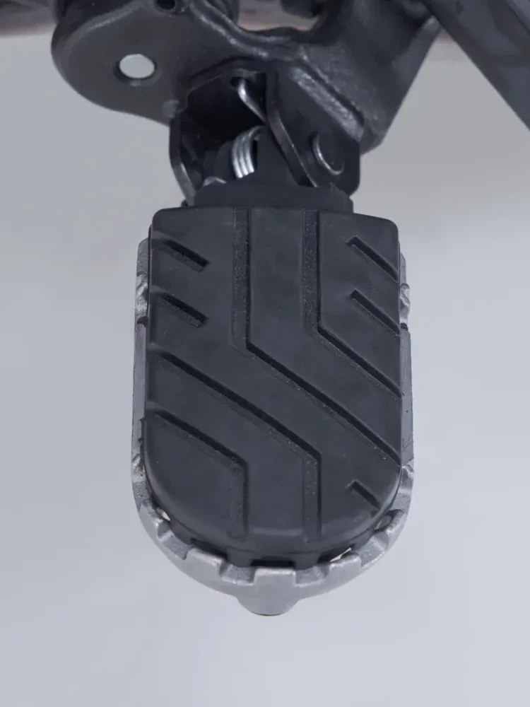 Podnóżki motocyklowe ION SW-Motech Suzuki V-Strom 800/ DE/ Adventure (23-) srebrne