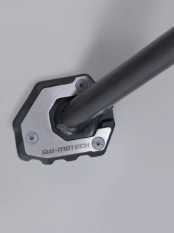 Poszerzenie stopki bocznej SW-Motech Suzuki DR-Z4S (25-) czarno-srebrne