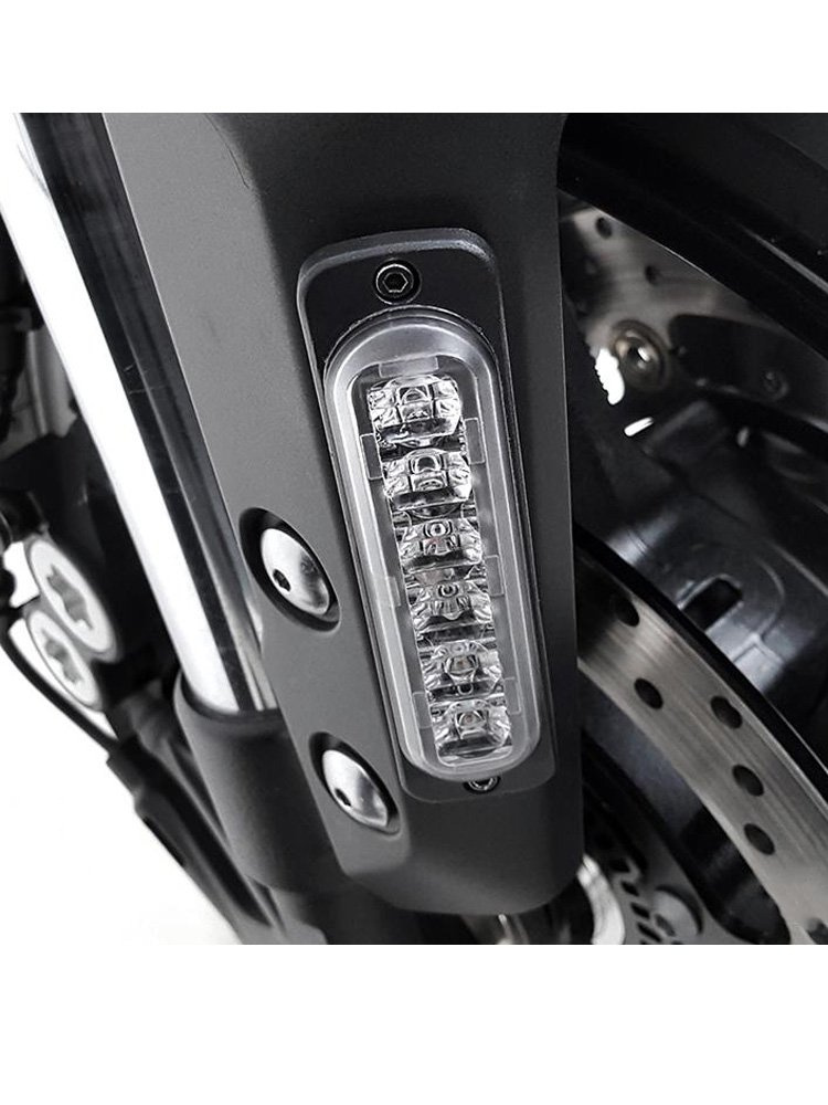 Światło do jazdy dziennej DENALI z uniwersalnym zestawem do montażu(CIEPŁE ŚWIATŁO)