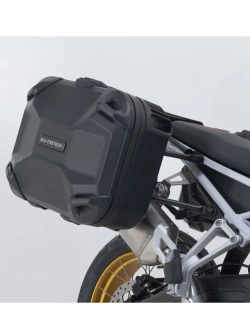 Zestaw: kufry boczne DUSC L + kufer centralny DUSC L + stelaże PRO + stelaż Street-Rack SW-Motech Honda NC 750 S/ X (16-) [poj.: 3 x 41l]