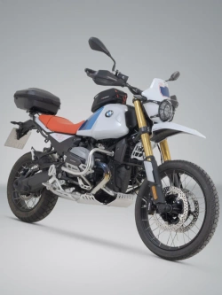 Zestaw: kufer centralny plastikowy + stelaż Urban ABS SW-Motech BMW R12 G/ S (25-) [poj.: 16-29 L]