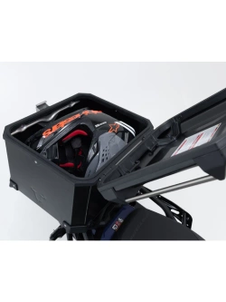 Zestaw: kufer centralny czarny TRAX ADV + stelaż Adventure-rack SW-Motech CF Moto 450MT (23-)/ 800 MT-X (24-) [poj.: 38 L]