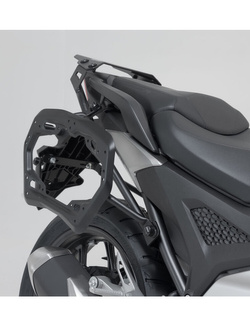 Zestaw: kufry boczne TRAX ADV + stelaże PRO Sw-Motech Honda NC750X/XD (20-) (pojemność: 2 x 37 L) srebrne