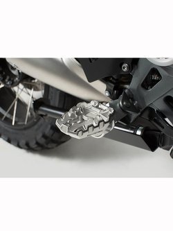 Podnóżki EVO SW-MOTECH Kawasaki Versys 1000 (11-), Versys 650 (14-), Versys-X 300 (17-), Z650 RS (21-) srebrno-czarne