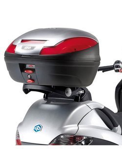 Stelaż GIVI pod kufer centralny Monolock Piaggio MP3 125-250-300-400 (06 > 11)