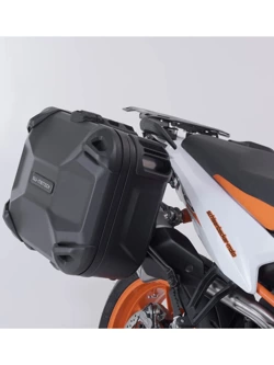 Zestaw: kufry boczne DUSC L + kufer centralny DUSC L + stelaże PRO + stelaż Adventure-Rack SW-Motech KTM 790 ADV/ R, 890 ADV/ R, 890 SMT [poj.: 3 x 41l]