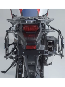 Zestaw: kufry boczne DUSC L + kufer centralny DUSC M + stelaże PRO + stelaż Adventure-Rack SW-Motech Honda CRF1000L Africa Twin (18-22) [poj.: 1 x 33l + 2 x 41l]