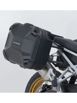 Zestaw: kufry boczne DUSC L + kufer centralny DUSC M + stelaże PRO + stelaż Adventure-Rack SW-Motech Honda CRF1000L Africa Twin (18-22) [poj.: 1 x 33l + 2 x 41l]