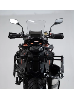 Zestaw: kufry boczne DUSC L + kufer centralny DUSC M + stelaże PRO + stelaż Adventure-Rack SW-Motech KTM Super Adventure 1290 (14-20) [poj.: 1 x 33l + 2 x 41l]