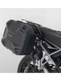 Zestaw: kufry boczne DUSC L + kufer centralny DUSC M + stelaże PRO + stelaż Adventure-Rack SW-Motech Triumph Tiger 900 GT/ Pro, Rally Pro (23-) [poj.: 1 x 33l + 2 x 41l]