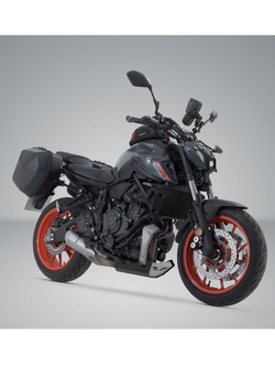 Zestaw: kufry boczne plastikowe Urban ABS + stelaże SLC Sw-Motech Yamaha MT-07 (18-) [pojemność: 2 x 16,5l]