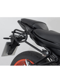 Zestaw: kufry boczne plastikowe Urban ABS + stelaże SLC Sw-Motech Yamaha MT-07 (18-) [pojemność: 2 x 16,5l]