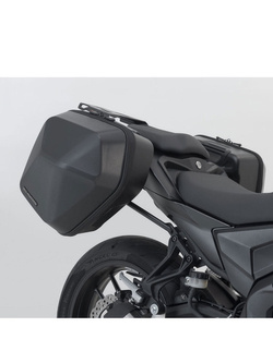 Zestaw: kufry boczne plastikowe Urban ABS + stelaże SLC Sw-Motech Yamaha MT-09 (24-) [pojemność: 2 x 16,5l]