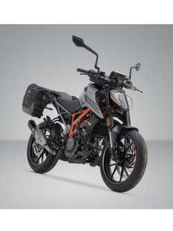 Zestaw sakw bocznych LEGEND GEAR LC2 Black Edition ze stelażami SW-MOTECH do KTM 125 Duke (21-) [pojemność: 2 x 13,5 L]